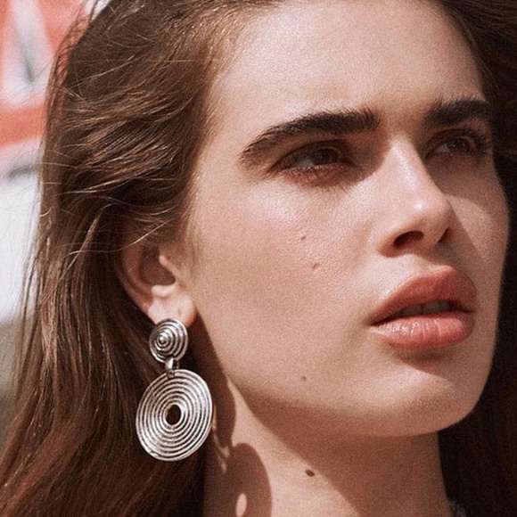 Vanessa Mooney SILVER Braxton Disk Earrings - Picture 4 of 6